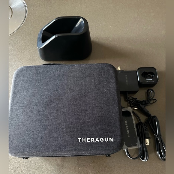 Therabody Theragun Pro 5th generation purchased March 2022 - Picture 6 of 9